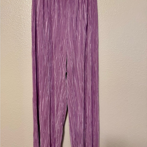 Boohoo Lavender Pleated Wide Leg Pants - Picture 1 of 3